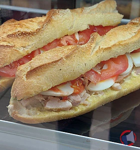 Rappel produit Sandwich au poulet vendu en Snacking Aucune