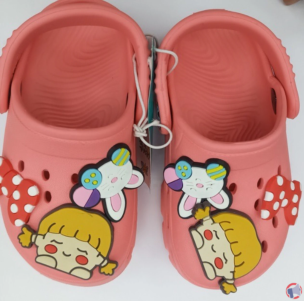 Rappel de chaussures enfants CAZOO : risque d'étouffement