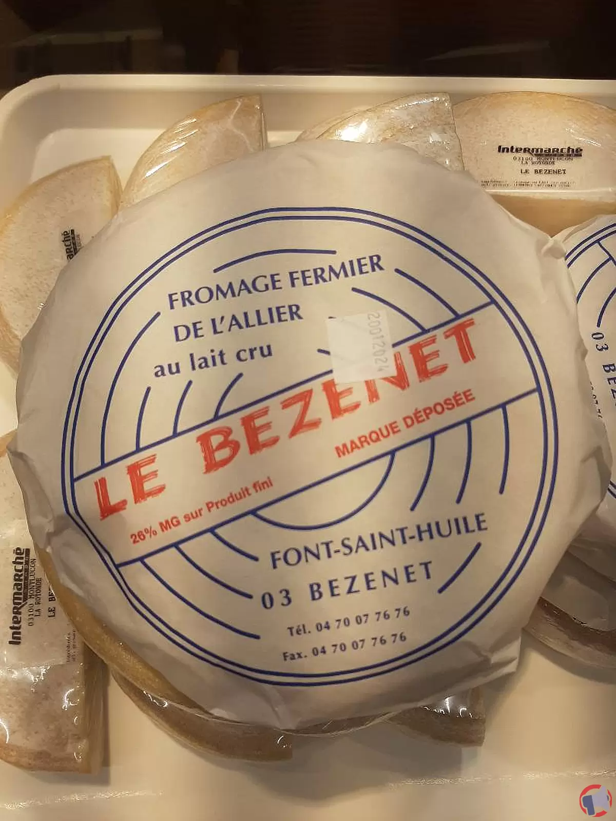 Rappel de fromage fermier de l'Allier au lait cru de la marque Demi Sec Le Bezenet pour suspicion de salmonelles
