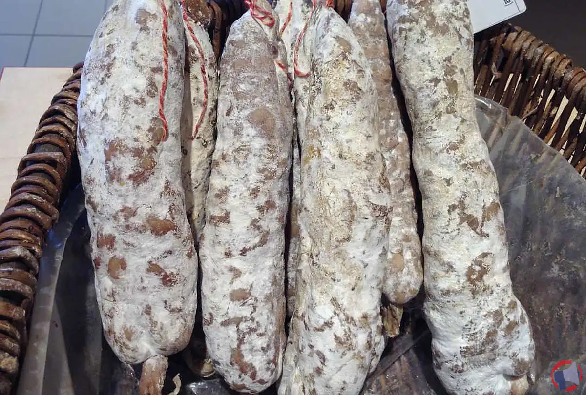 Rappel de saucisson sec de la Ferme des Robins pour risque de listériose