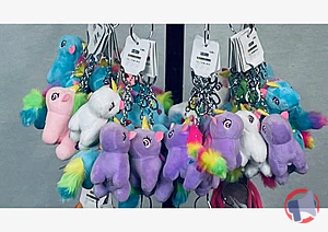 Rappel produit Porte-clés peluche Licorne FREESTYLE