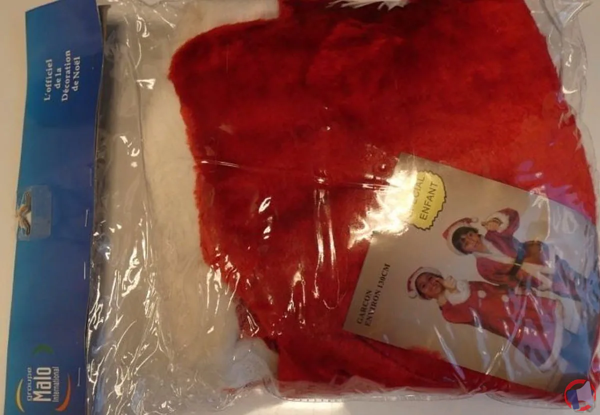 Rappel produit : déguisement Père Noël spécial enfant garçon 130 cm de la marque Malo Cash