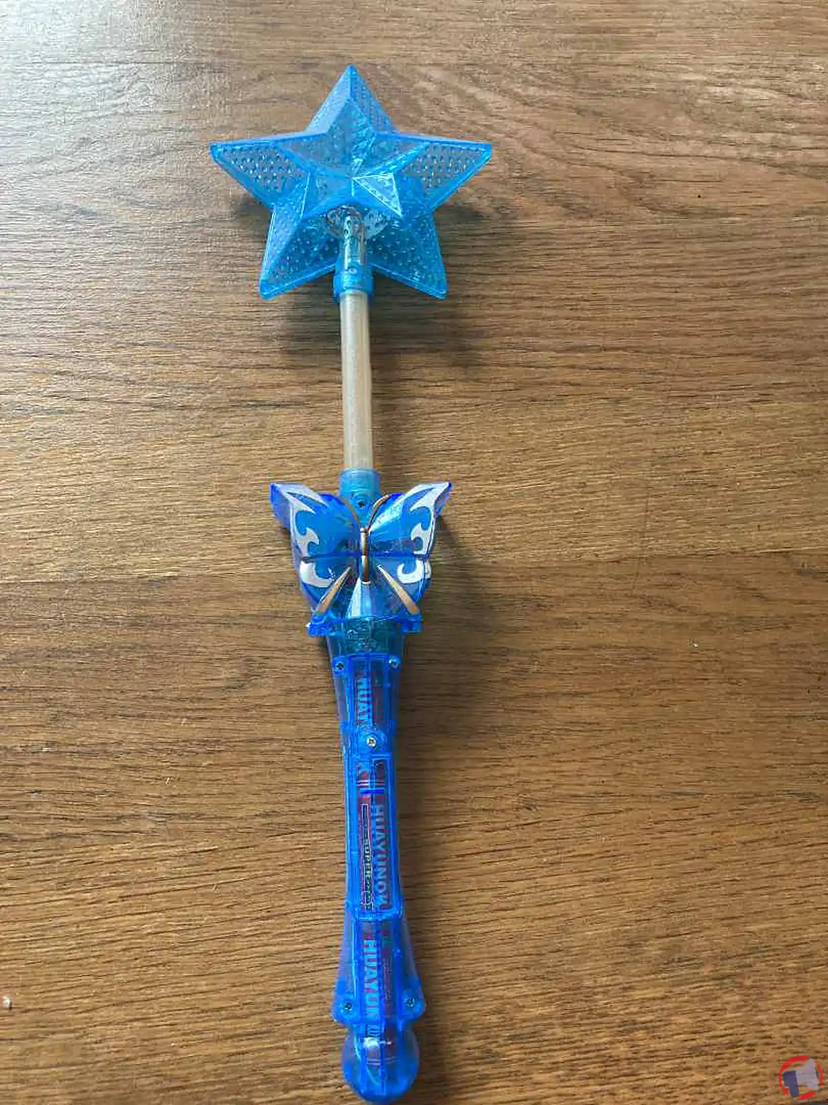 Rappel produit : étoile en plastique lumineux de la marque NEAN