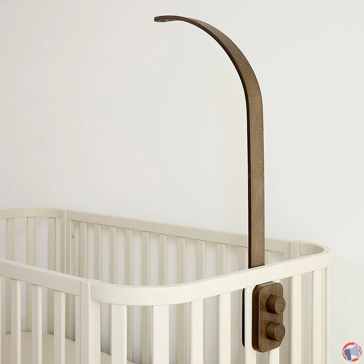 Rappel produit : le support mobile pour berceau bébé Petite Amelie, risques et mesures à prendre