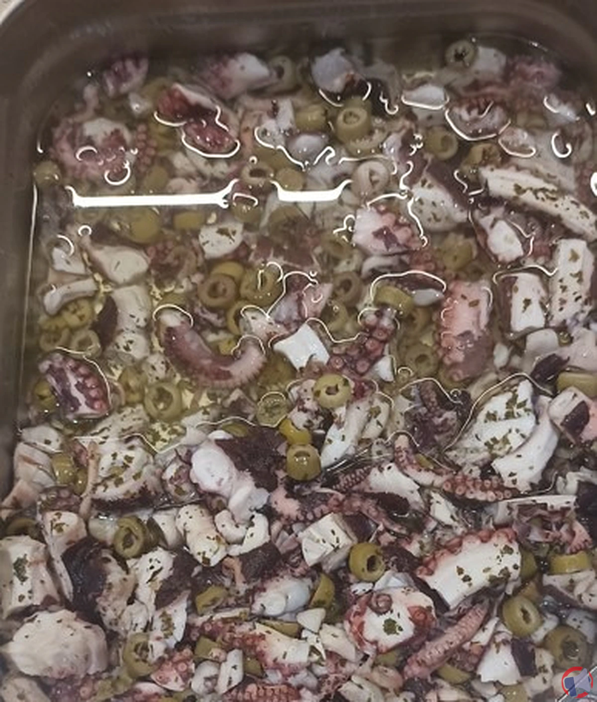 Rappel de la salade de poulpe vendue en rayon : risques sanitaires et mesures de précaution