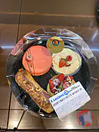 Rappel produit Pâtisserie : Assortiments petits gâteaux Sans marque - fabrication par le magasin (photo numéro 1)