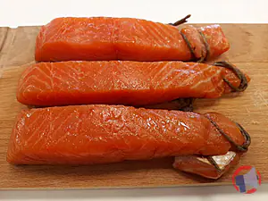 Rappel produit Saumon fumé ficelle, vendu en frais emballé, au rayon poissonnerie Sans marque (Fournisseur SAUMEXTRA)