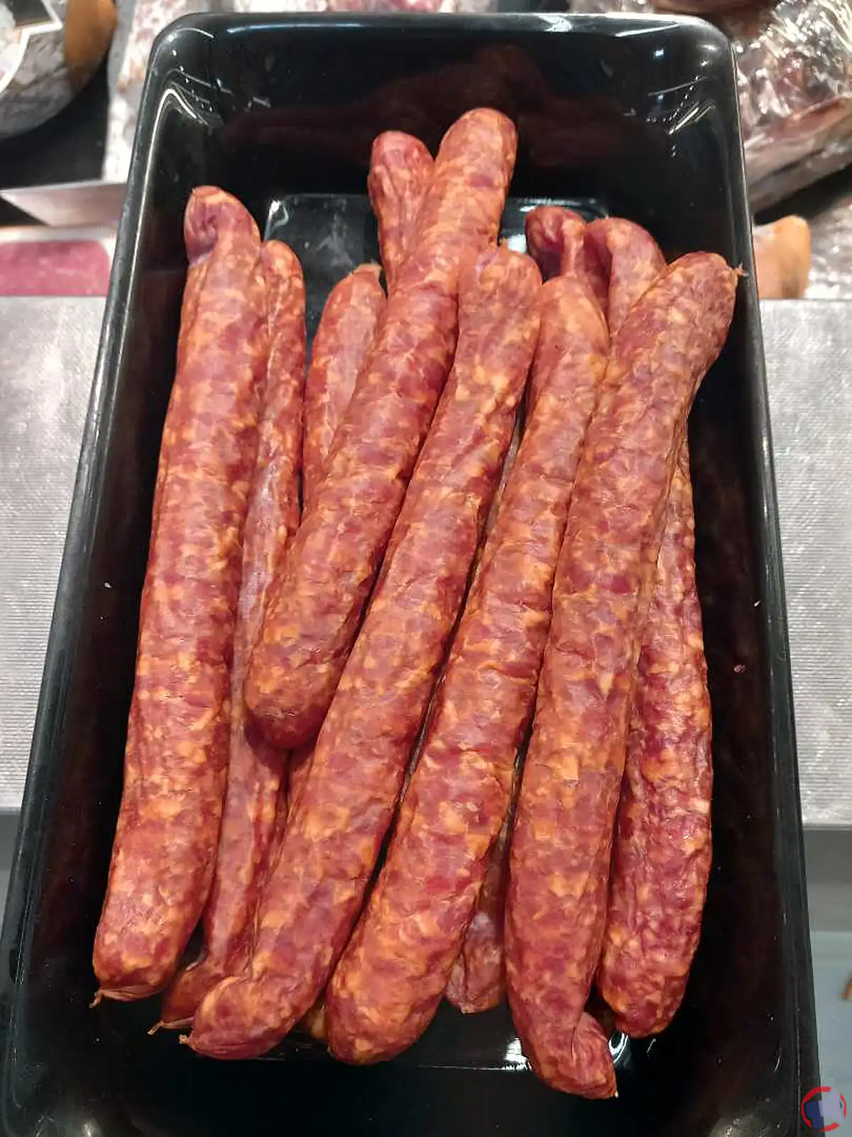 Rappel de saucisses à croquer vendues chez Cora Flers pour cause de listeria