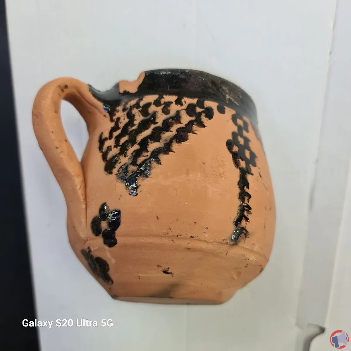 Rappel de produit : Tasse en terre cuite décorée de la marque Diya Market