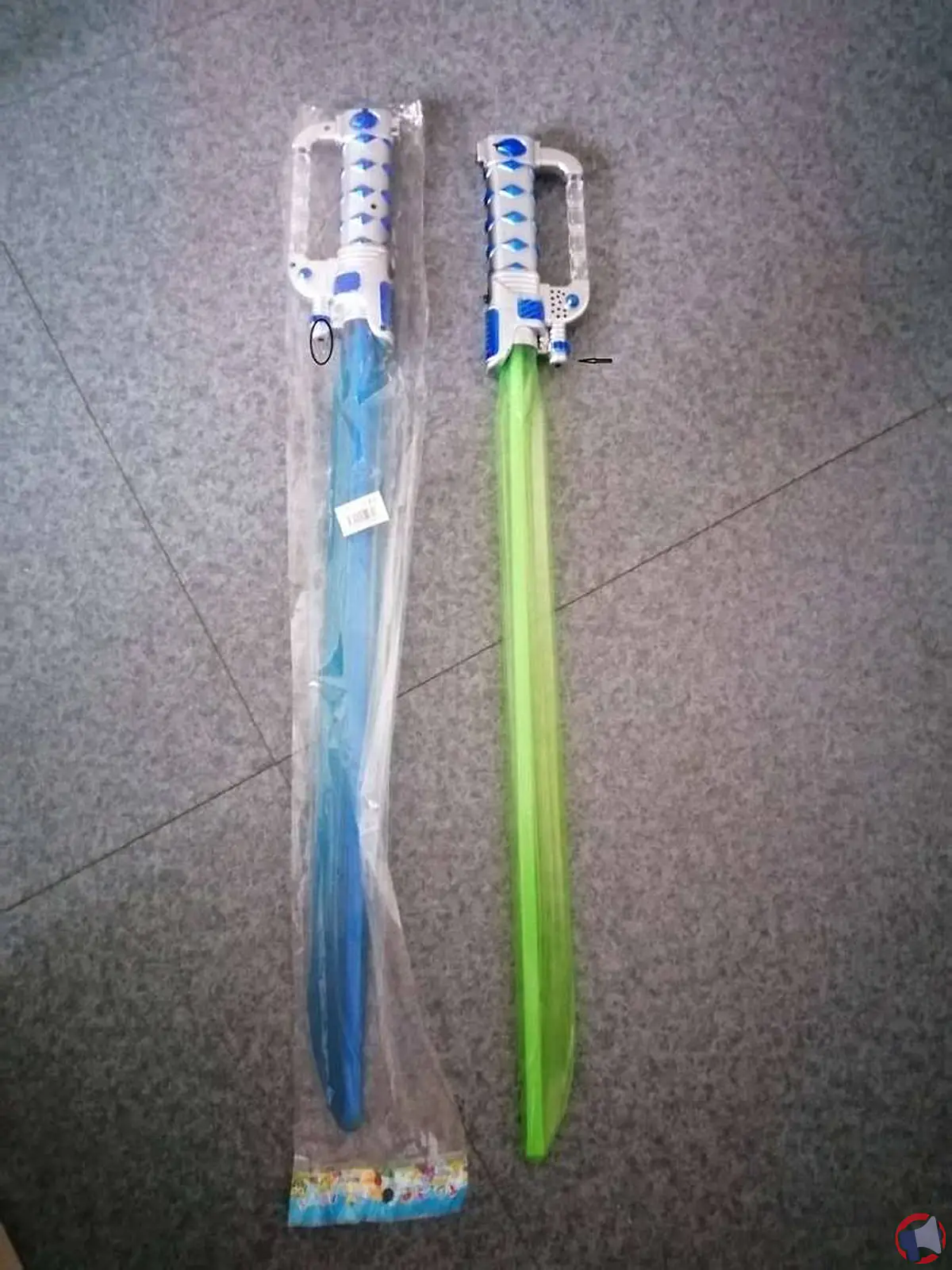 Rappel du jouet épée sonore lumineuse toys toys