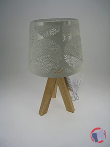 Rappel produit LAMPE ABAT JOUR METAL AJOURE 20*20*35 PIED BOIS VAG DECO